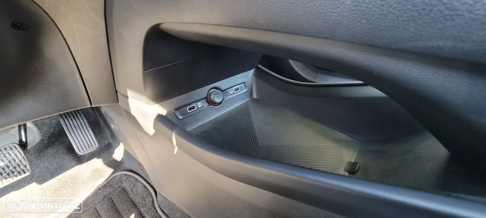 MG MG5 5 Standard Luxury - 28