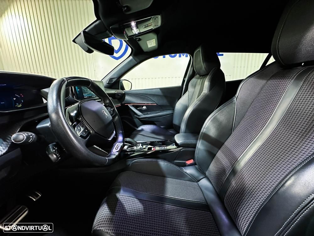 Peugeot e-2008 50 kWh GT - 9