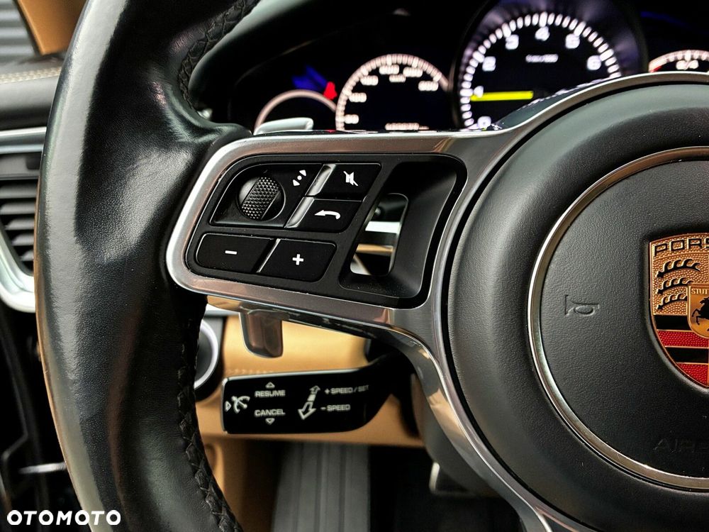 Porsche Panamera - 25