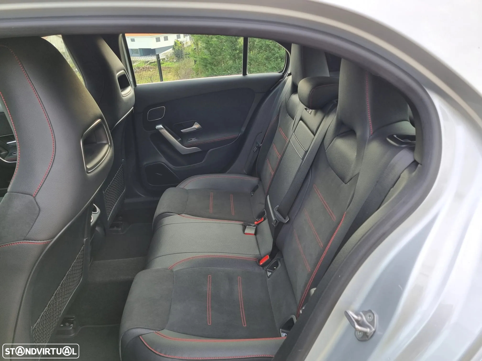 Mercedes-Benz A 250 e AMG Line - 30