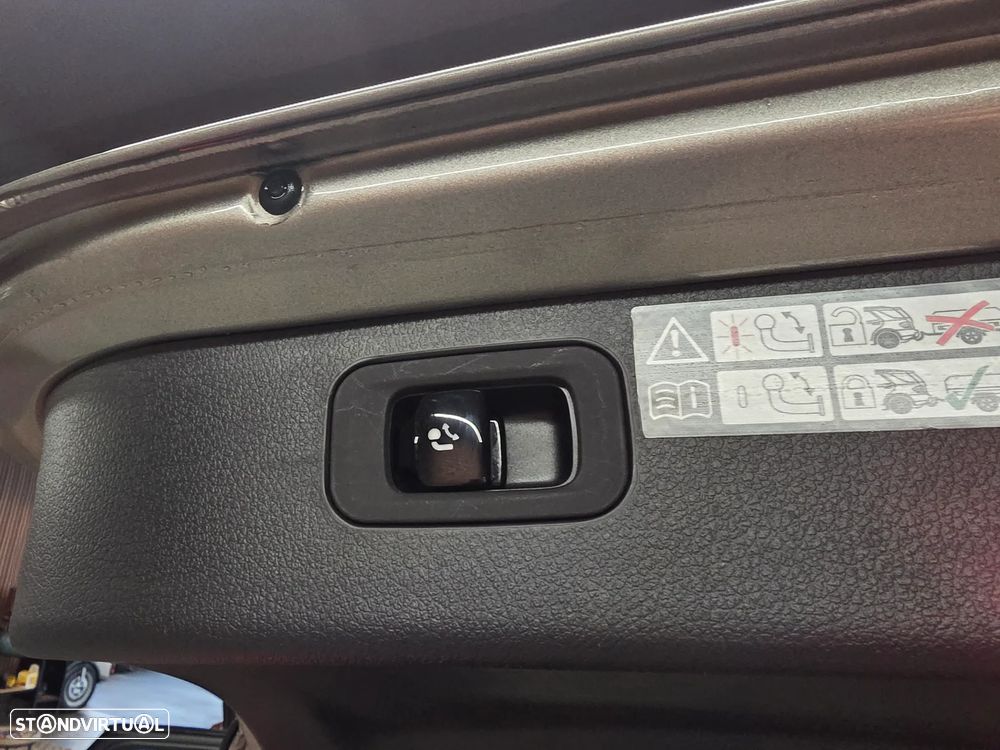 Mercedes-Benz C 300 e T 9G-TRONIC AMG Line - 18