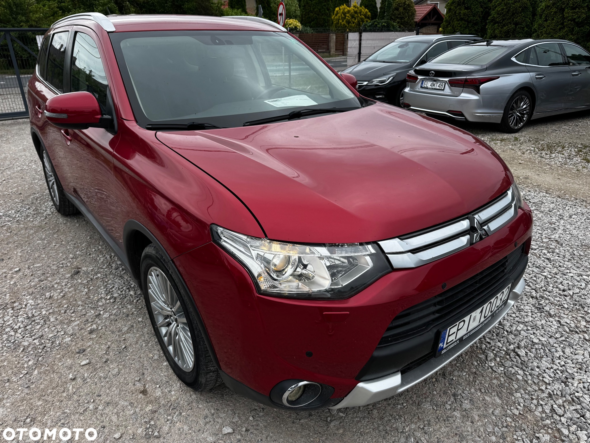 Mitsubishi Outlander 2.0 Instyle + 4WD CVT - 10