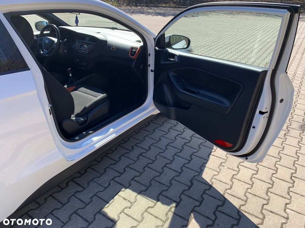 Hyundai i20 - 11