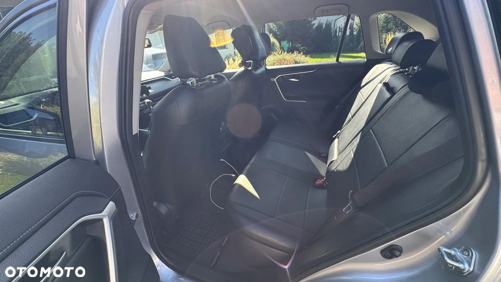 Toyota RAV4 - 8