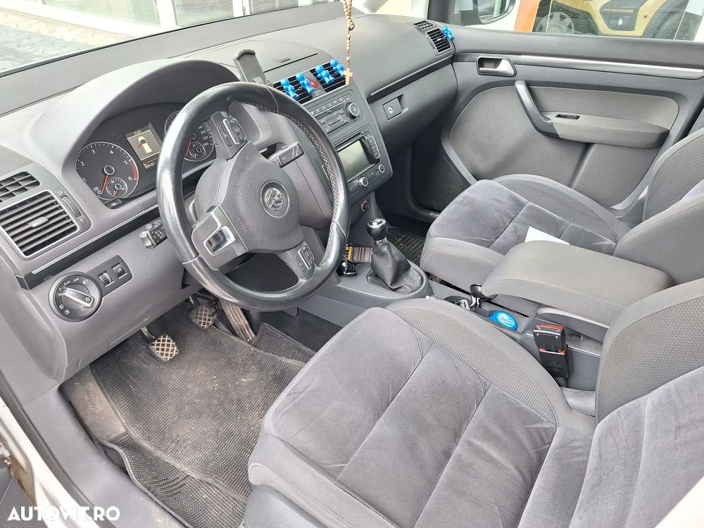 Volkswagen Touran 2.0 TDI DPF BlueMotion Technology Highline - 12