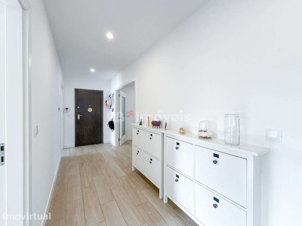 Apartamento T3 Semi-Novo, c/ Garagem - em Constância - Grande imagem: 3/43