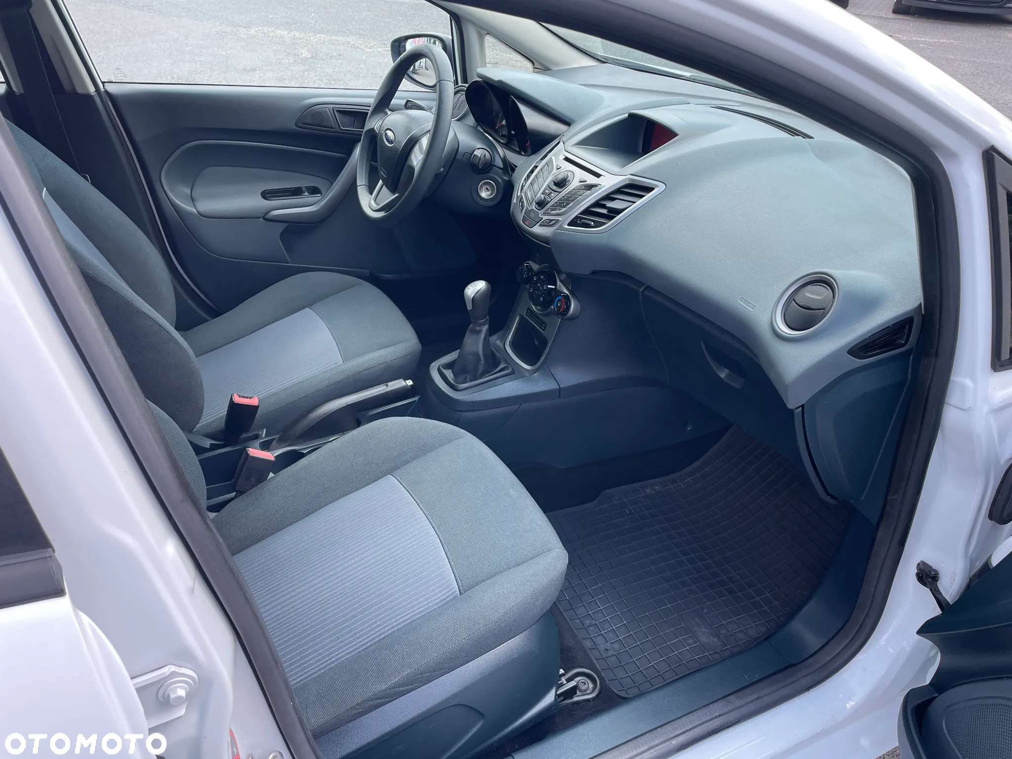 Ford Fiesta 1.6 TDCi Trend - 8