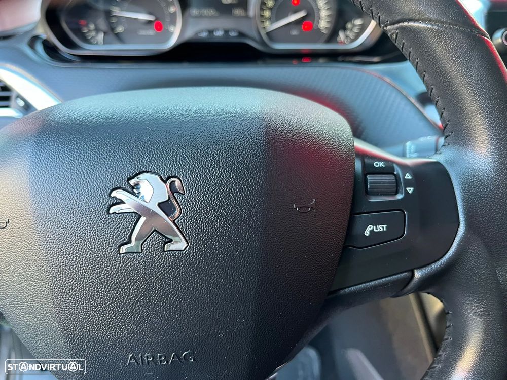 Peugeot 2008 1.6 BlueHDi Style - 22