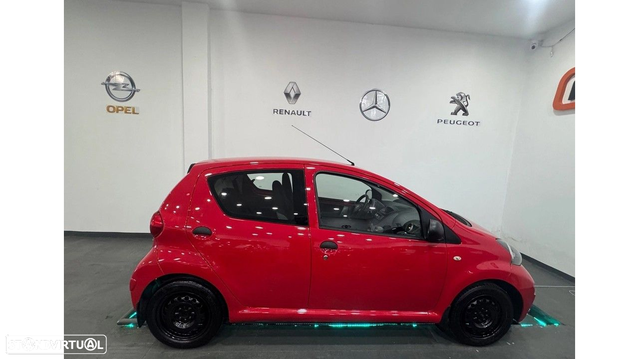 Toyota Aygo 1.0 Fantas - 4