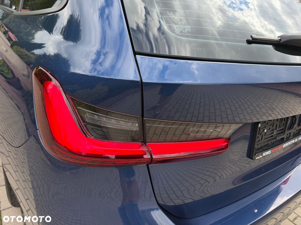 BMW Seria 3 318d Sport Line - 16