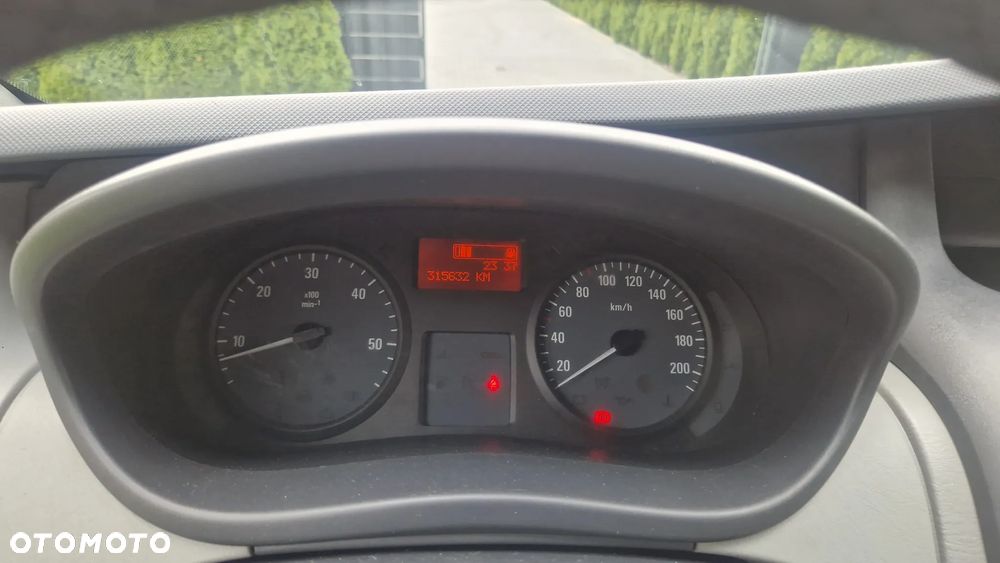 Opel Vivaro - 15