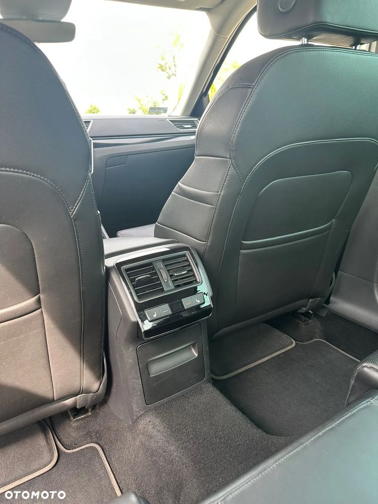 Skoda Superb 2.0 TDI 4x4 L&K DSG - 23