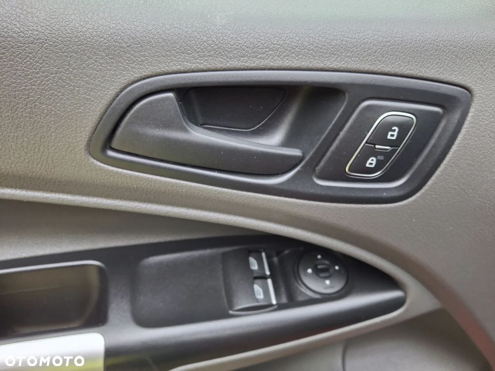 Ford TRANSIT CONNECT TREND - 18