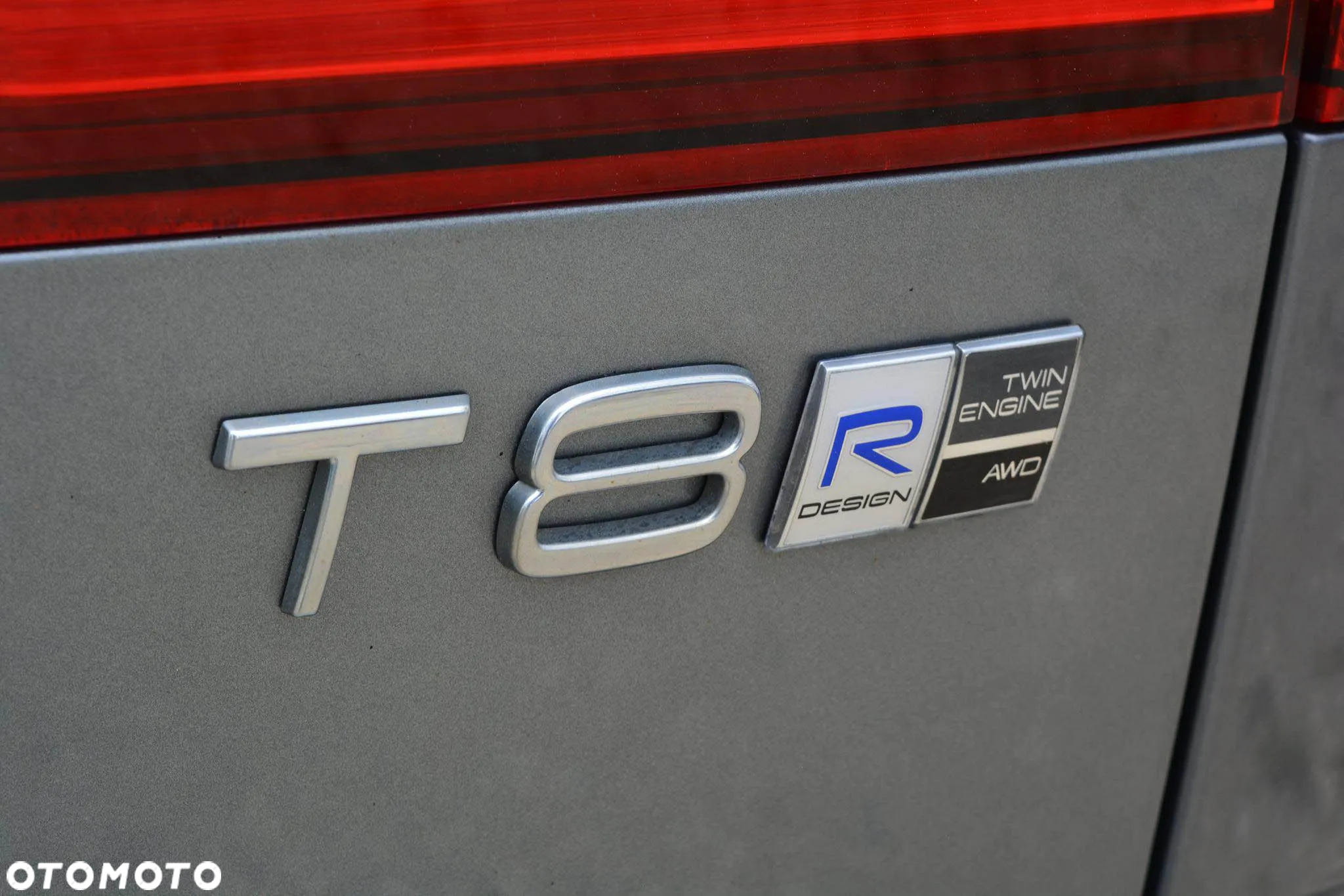 Volvo V60 T8 AWD Plug-In Hybrid R-Design - 11
