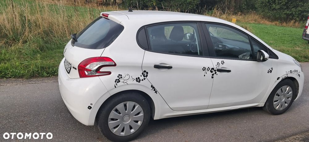 Peugeot 208 - 5