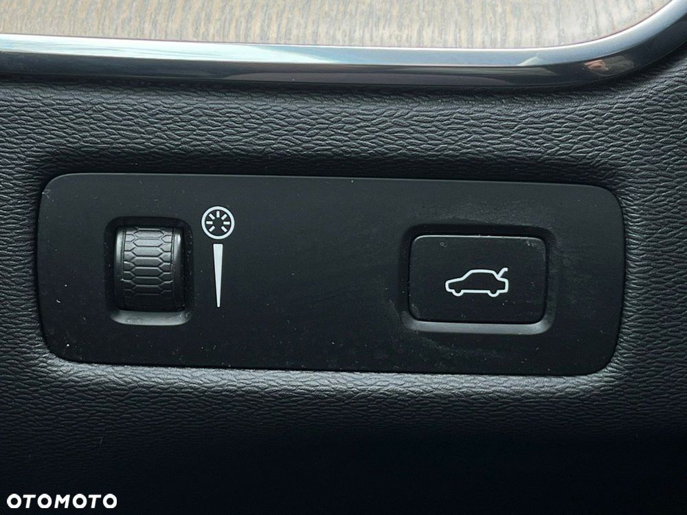 Volvo XC 60 B5 D AWD Inscription - 27