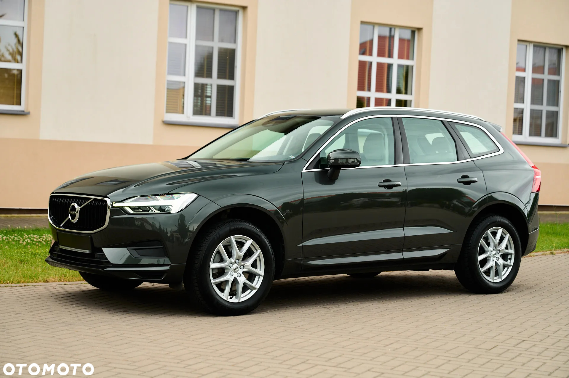 Volvo XC 60 T4 Momentum Pro - 13