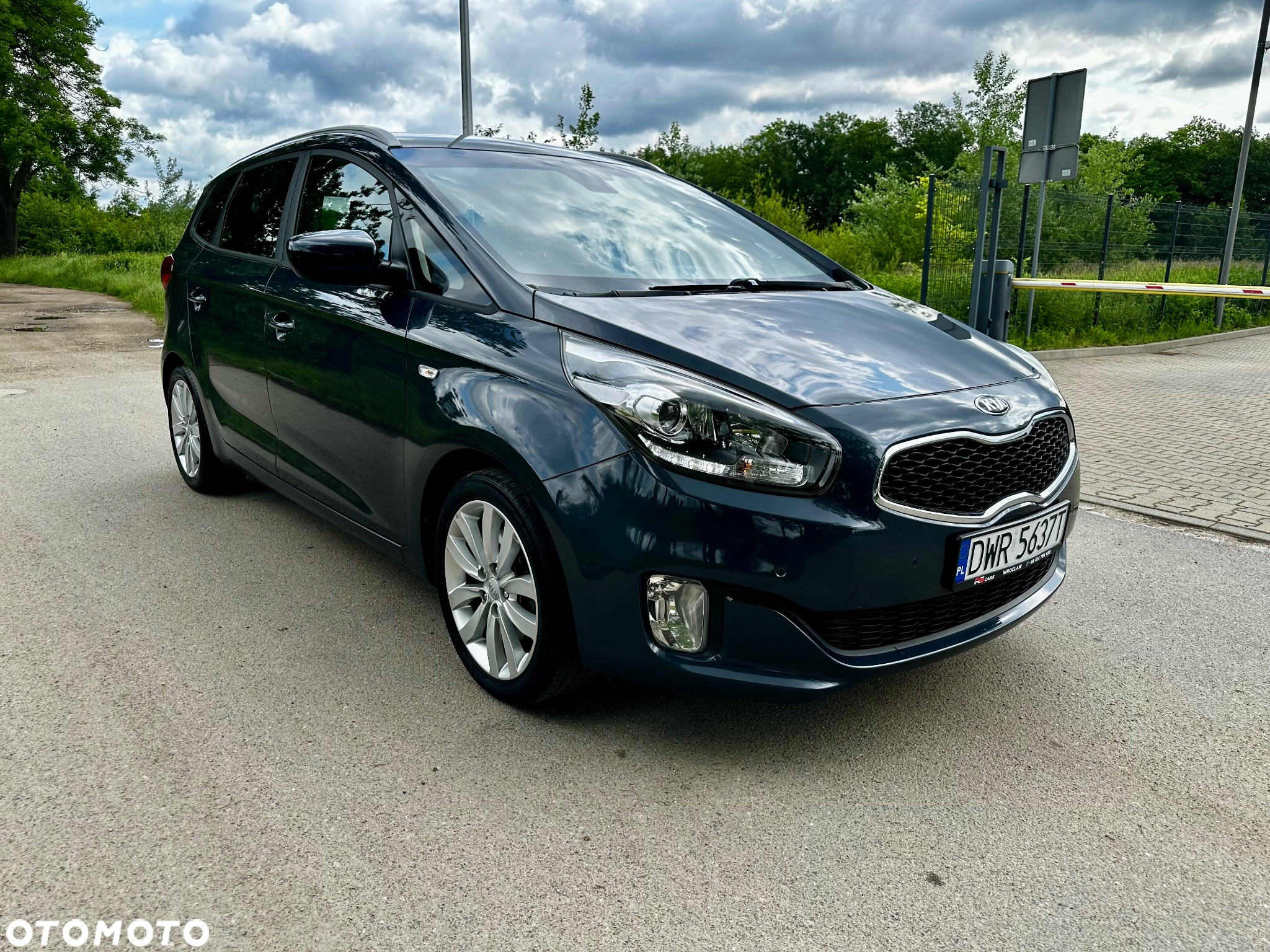 Kia Carens 1.7 CRDi 141 ISG UEFA EURO 2016 - 13