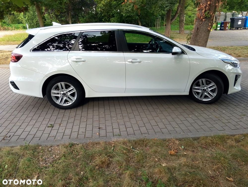 Kia Ceed 1.6 CRDi (48V Mild-Hybrid) DCT7 GT Line - 3