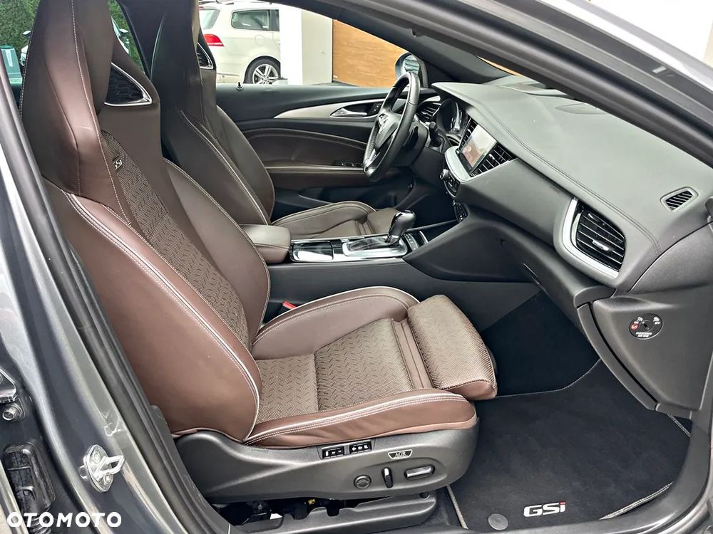 Opel Insignia 2.0 T 4x4 GSi S&S - 31