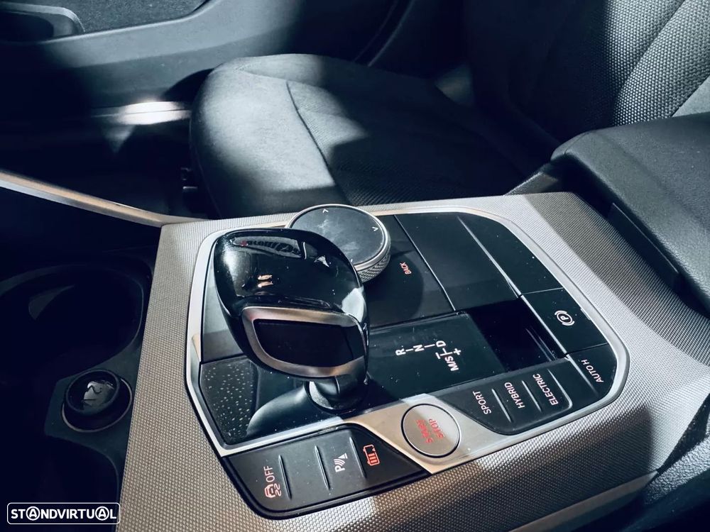 BMW 330 e Touring Aut. Sport Line - 41