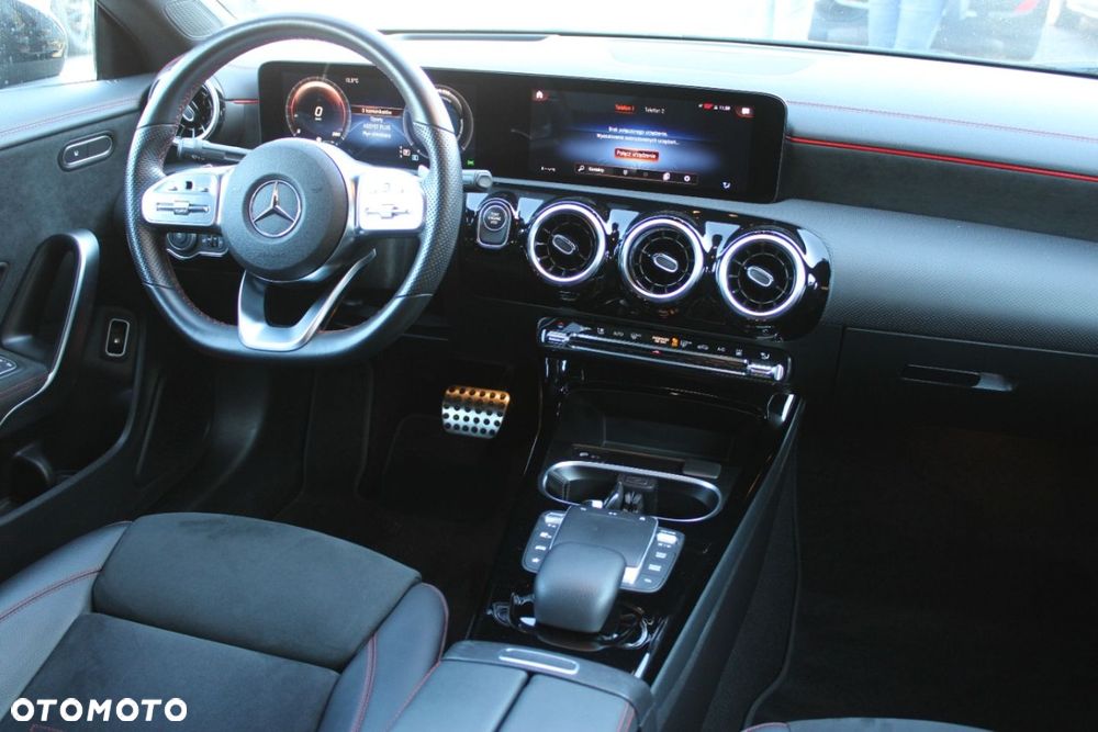 Mercedes-Benz CLA - 38