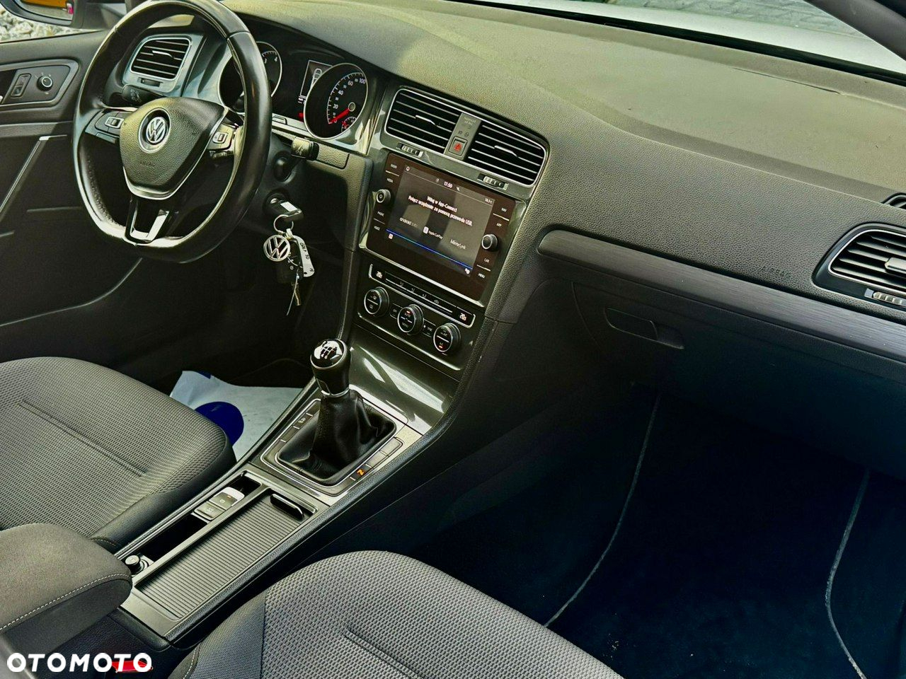 Volkswagen Golf - 14