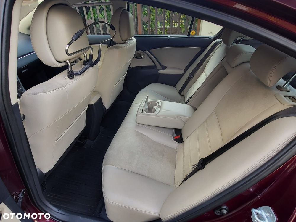 Toyota Avensis 2.0 Sol - 3