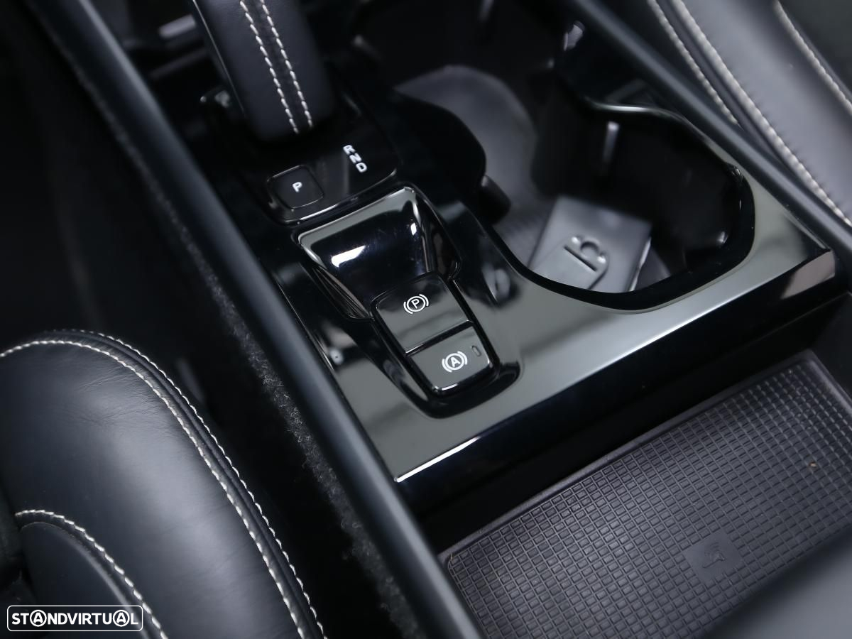 Volvo XC 40 1.5 T5 PHEV R-Design - 24