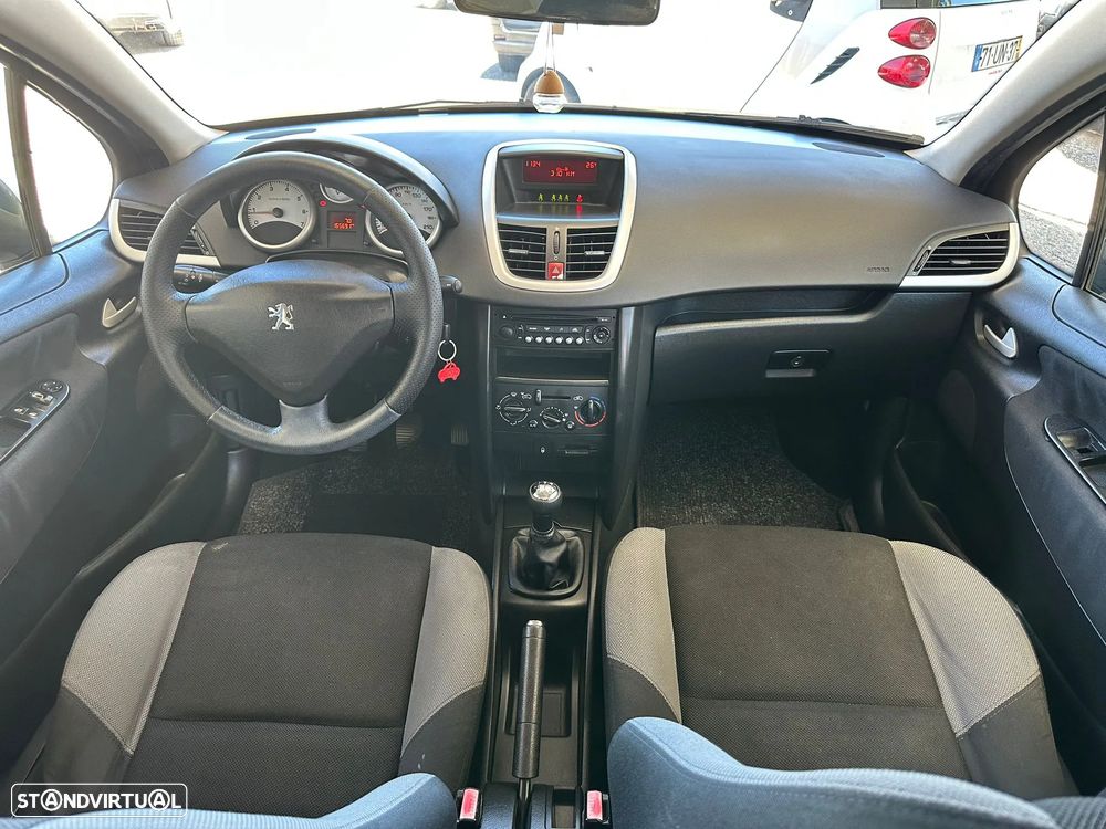 Peugeot 207 1.4 16V Trendy - 14