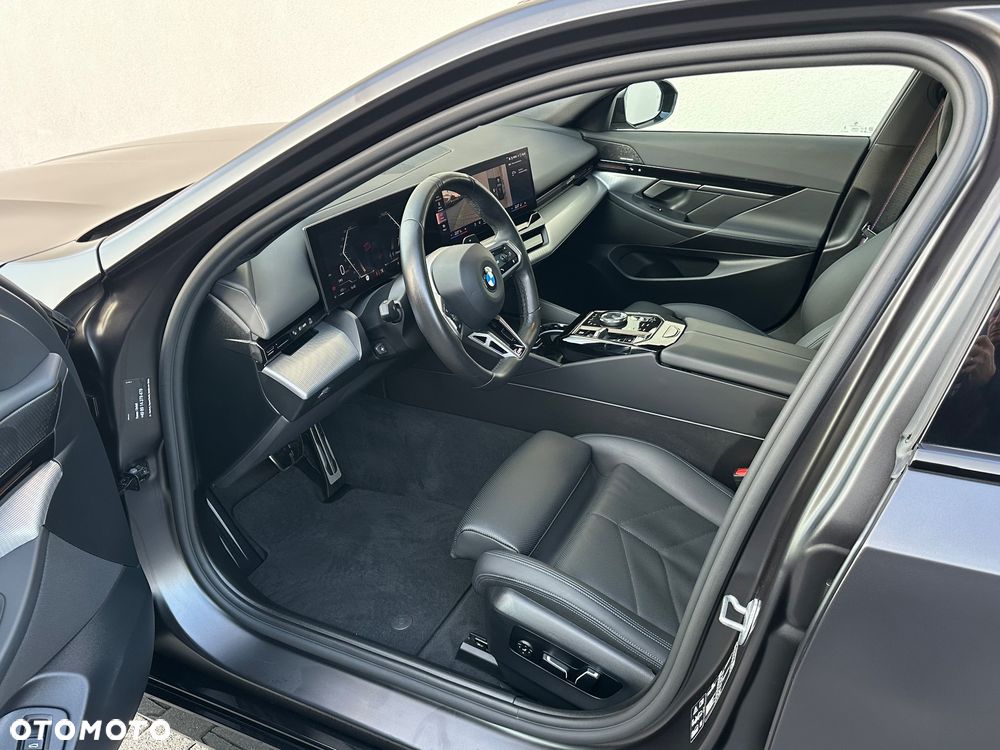 BMW Seria 5 540d xDrive mHEV M Sport Edition - 21