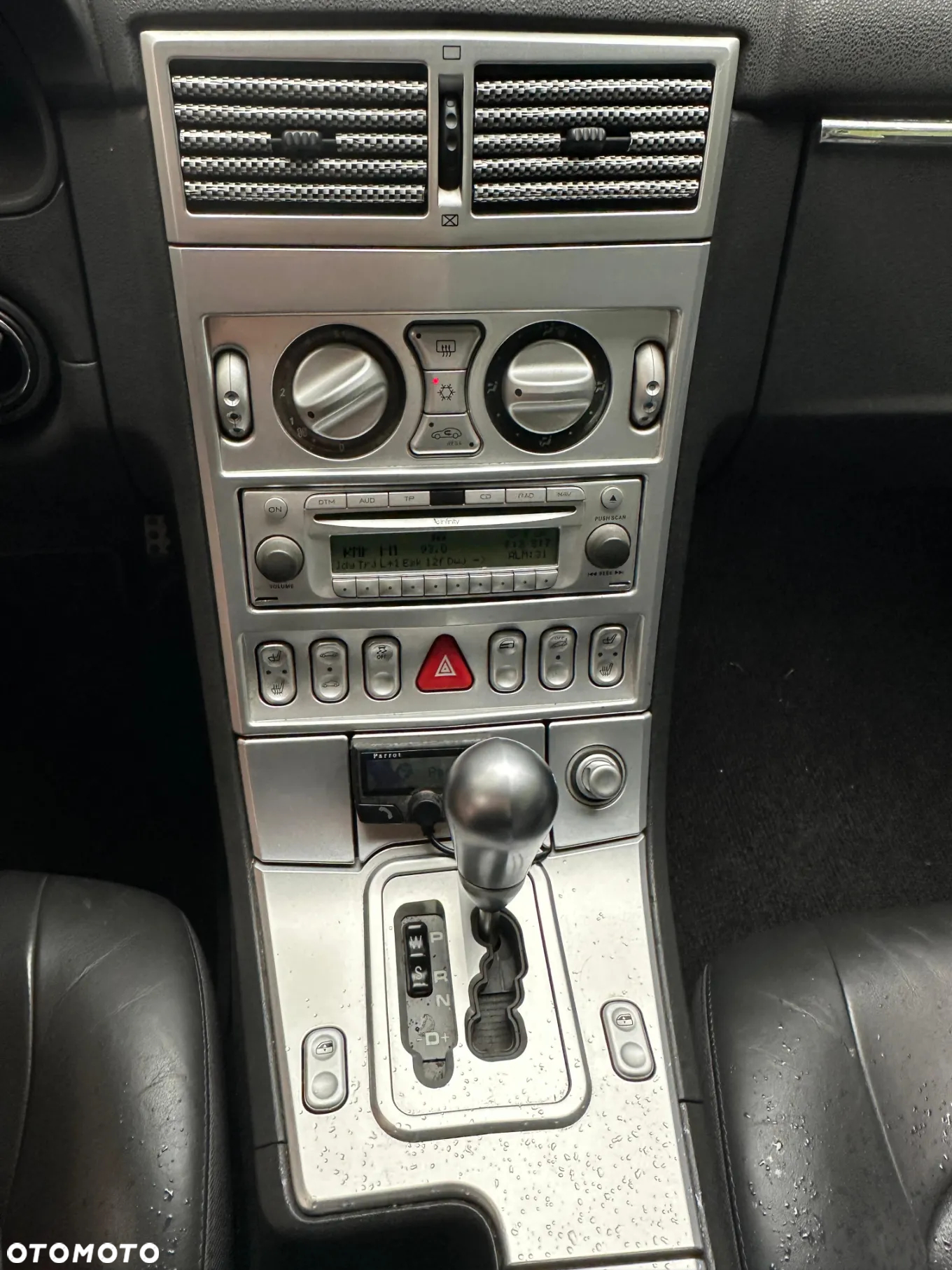 Chrysler Crossfire - 16