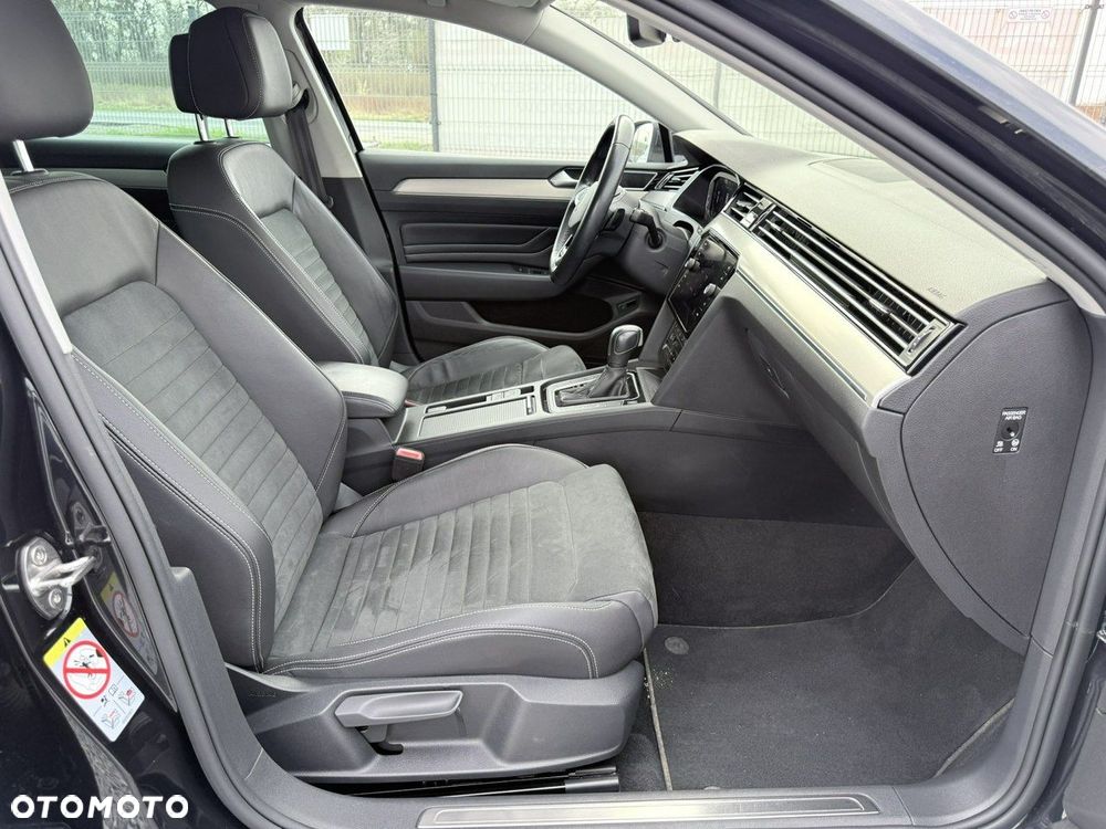 Volkswagen Passat Variant 2.0 TDI 4Mot Elegance DSG - 20