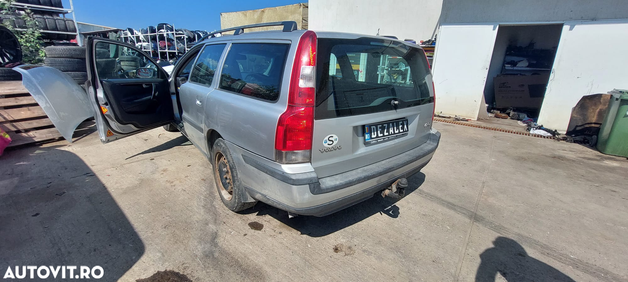 DEZMEMBRARI VOLVO V70 2004 2.4 BENZINA 170 CAI - 4
