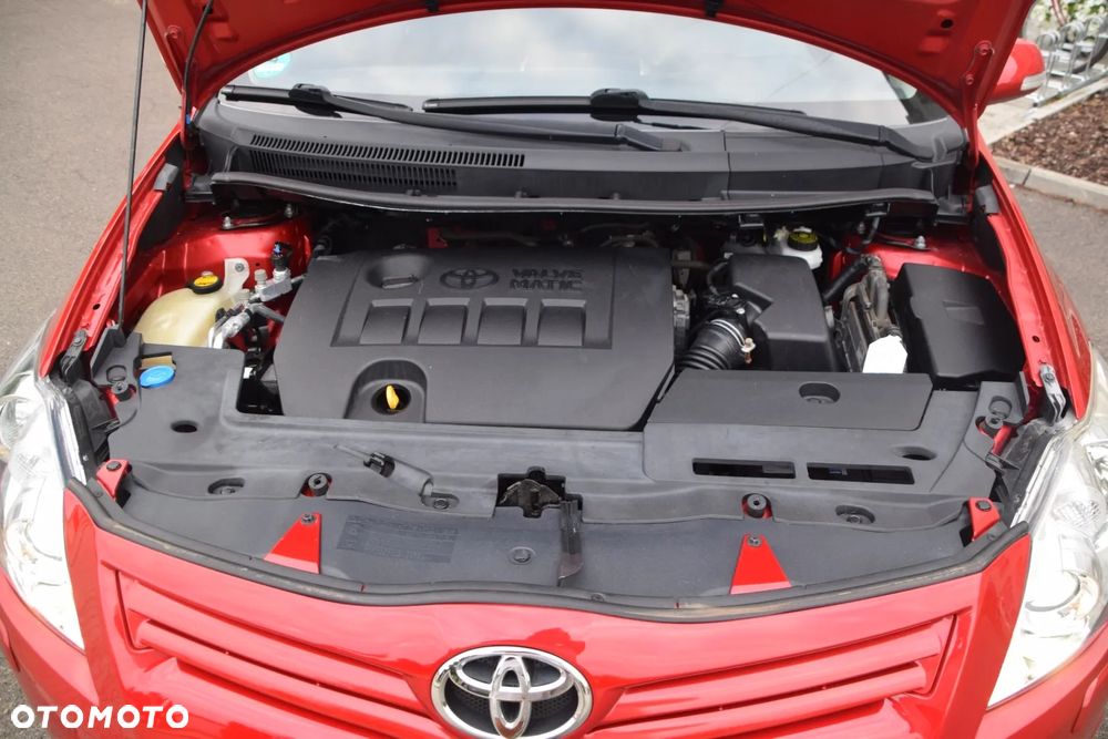 Toyota Auris 1.6 Premium MS - 16