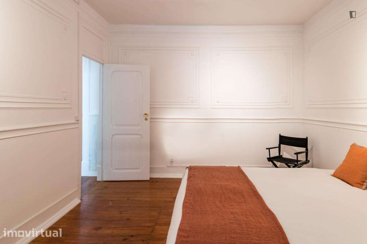Quarto - localizado em Penha Lisbon - Grande imagem: 4/7