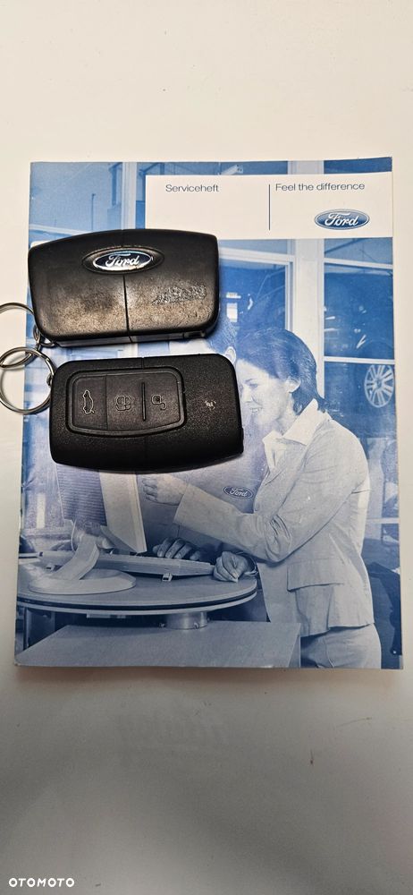 Ford Kuga 2.0 TDCi 2x4 Titanium - 34