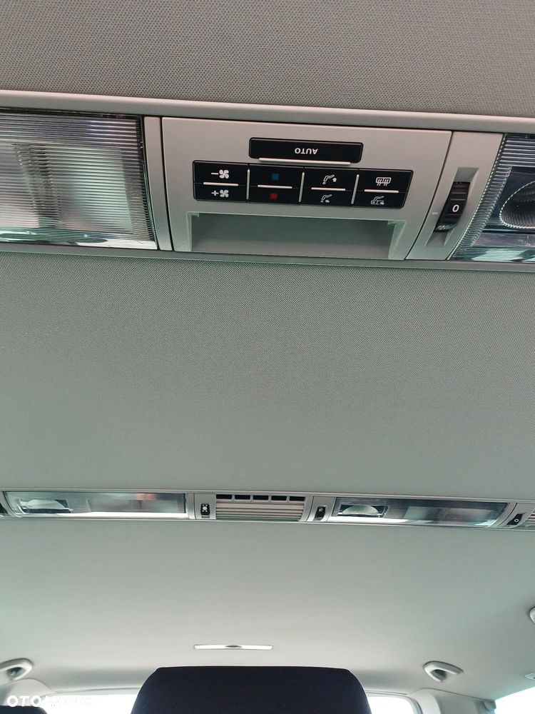 Volkswagen Caravelle 2.0 TDI L2 Comfortline DSG - 12