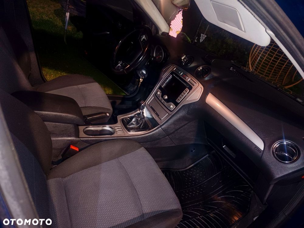 Ford Mondeo - 8