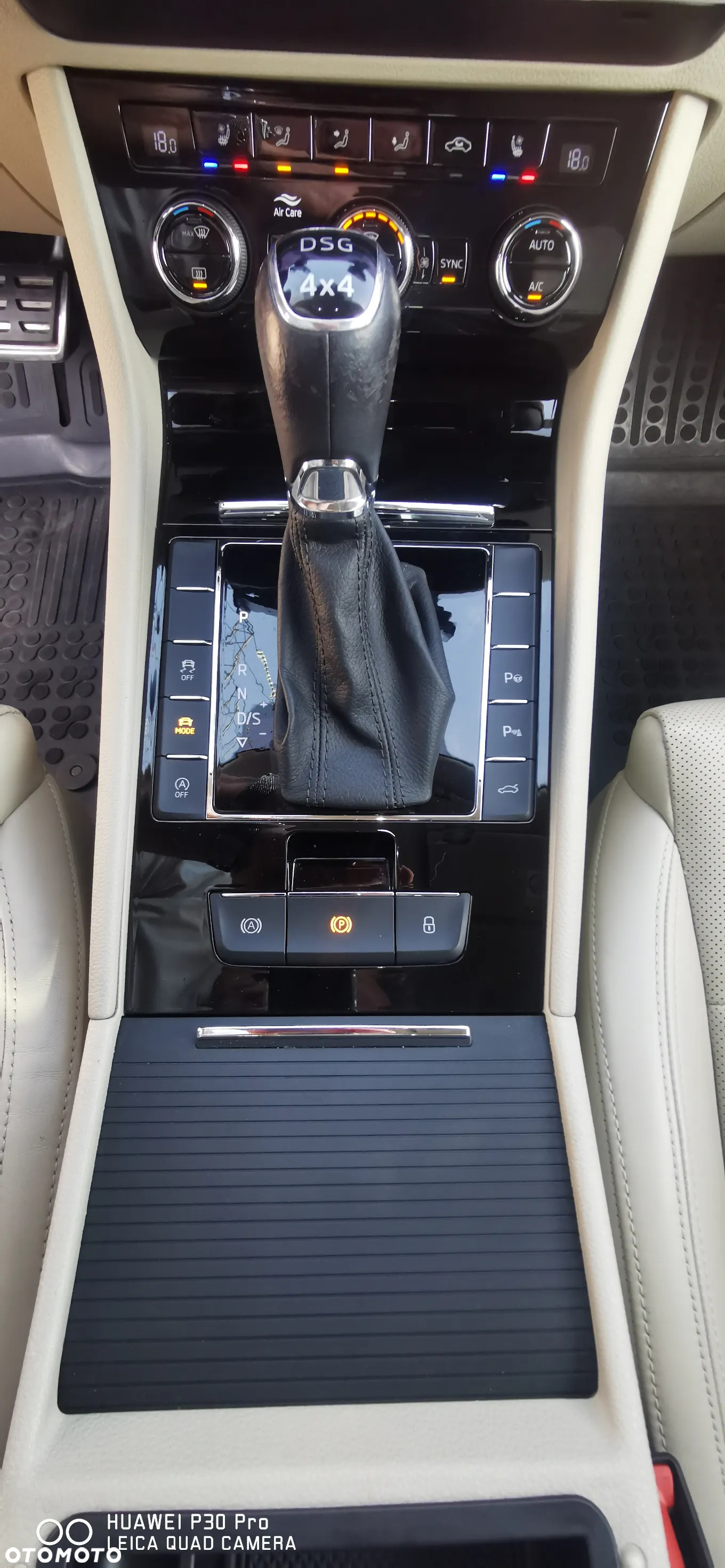 Skoda Superb 2.0 TDI 4x4 L&K DSG - 33