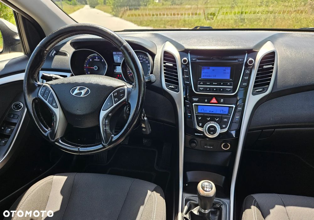 Hyundai i30 blue 1.6 CRDi Style - 17