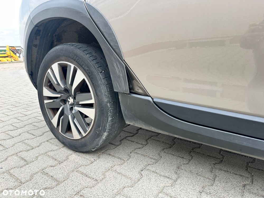 Peugeot 2008 BlueHDi 100 STOP & START Allure - 21