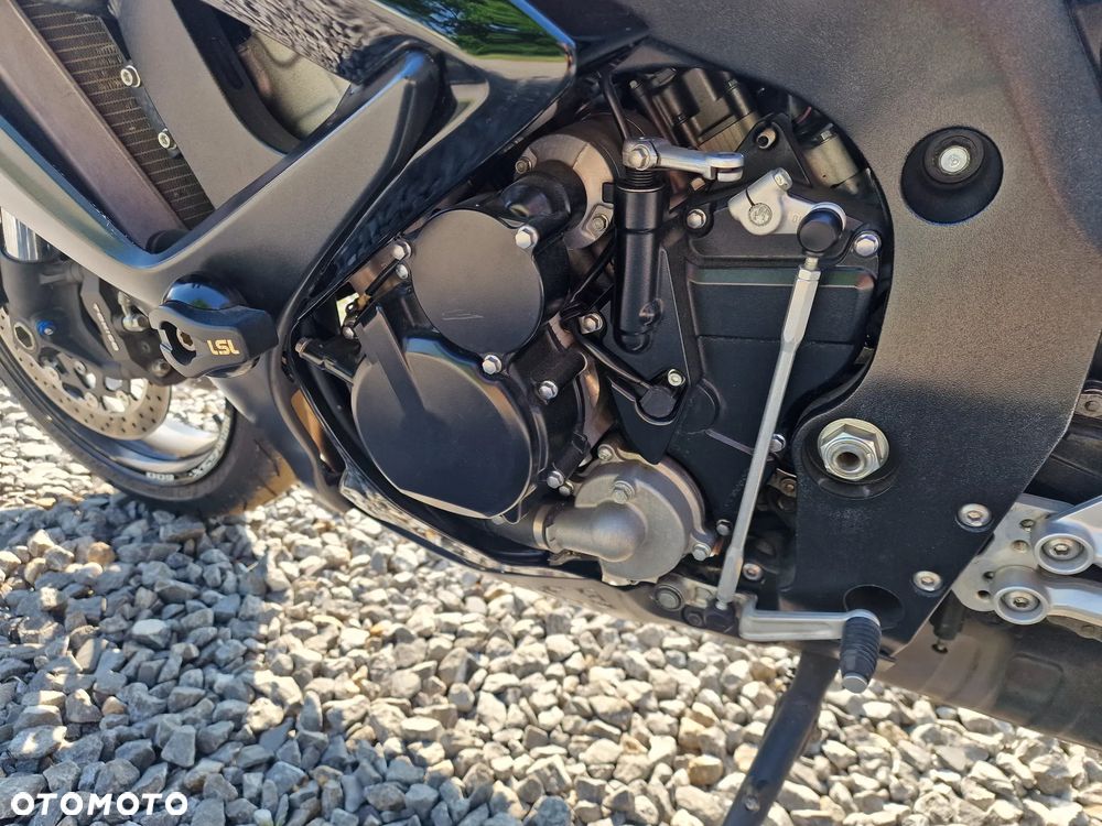 Suzuki GSX-R - 12