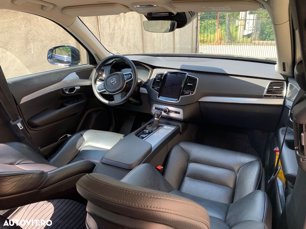 Volvo XC 90 D5 AWD Momentum - 4