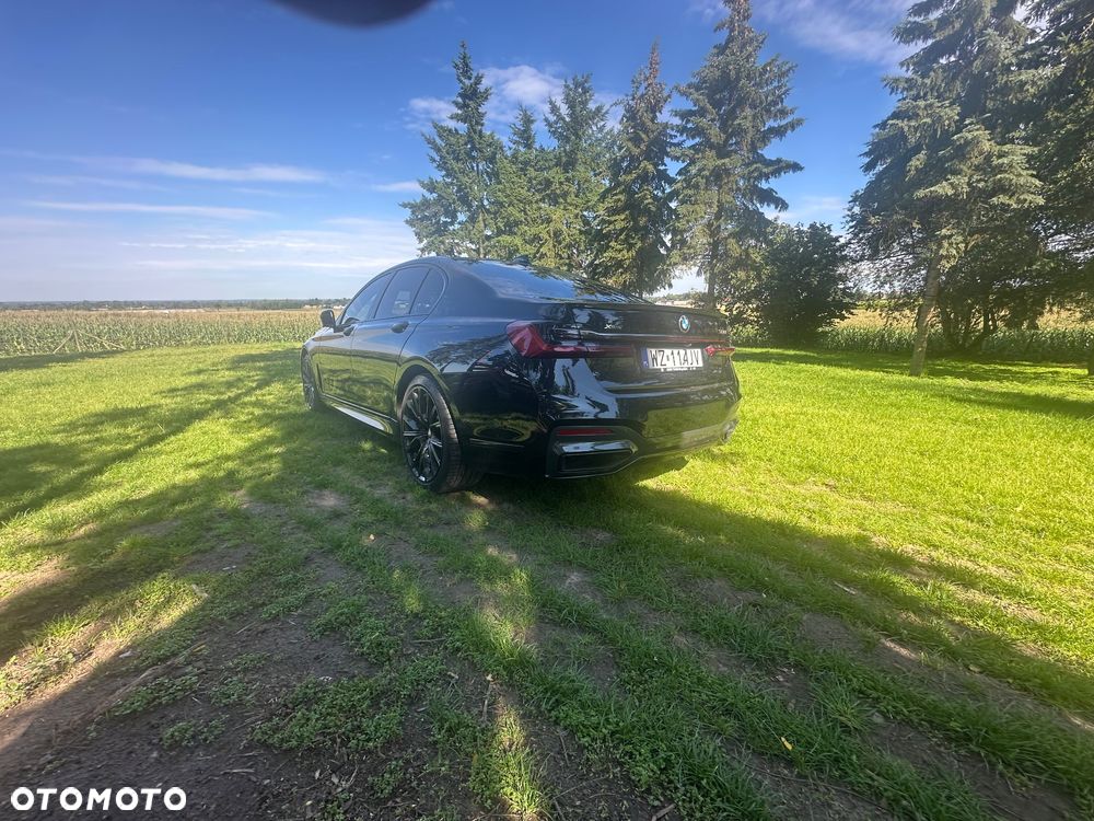 BMW Seria 7 750i xDrive sport - 3