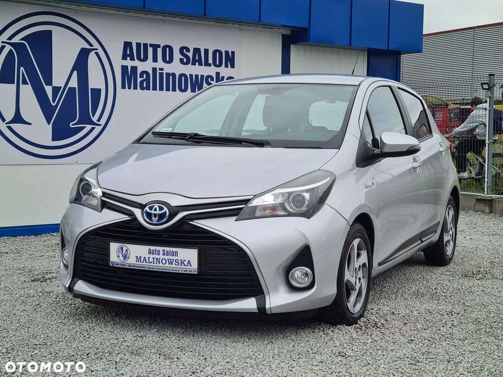 Toyota Yaris Hybrid 100 Life - 10
