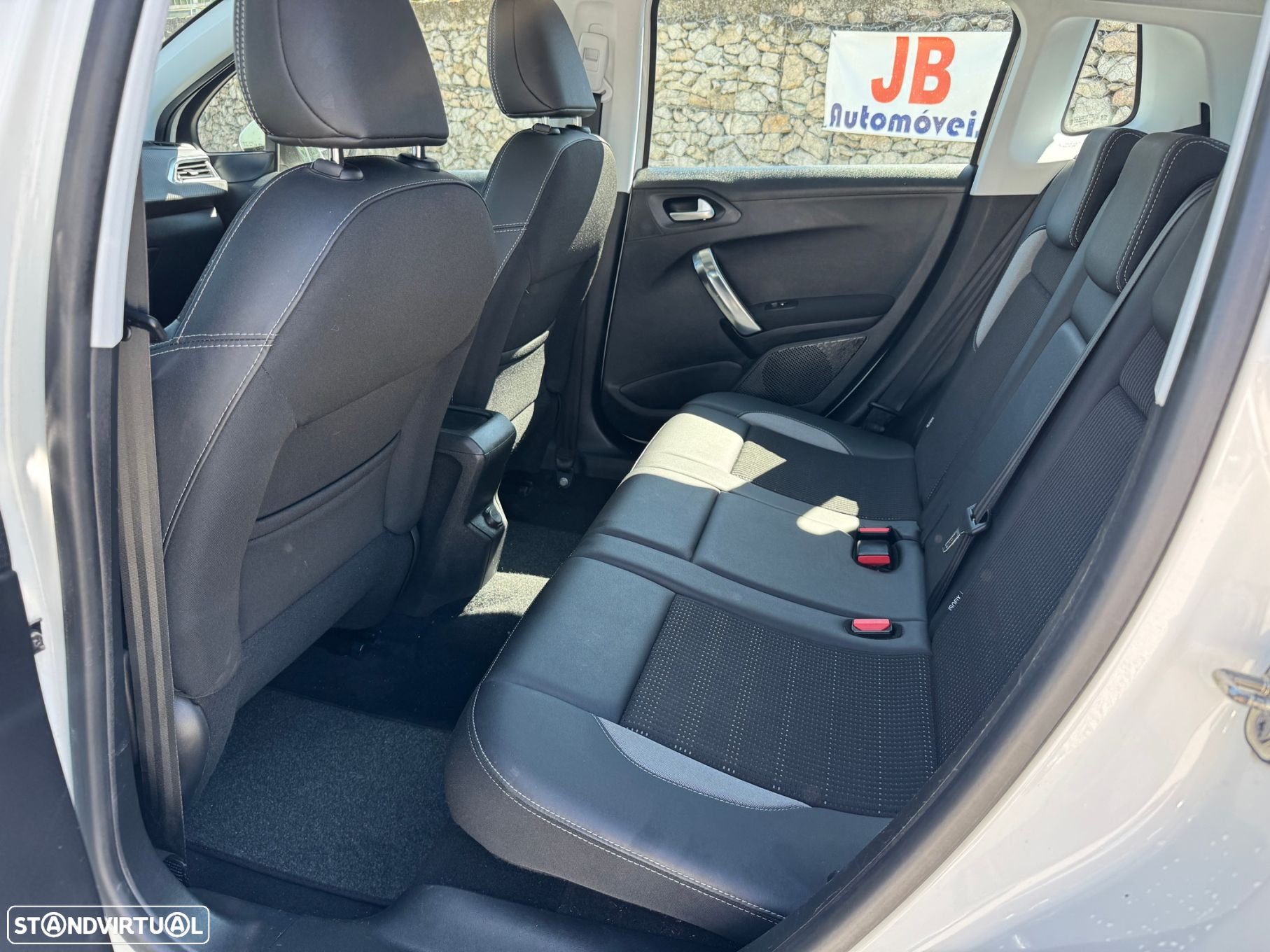 Peugeot 2008 1.2 PureTech Allure - 13