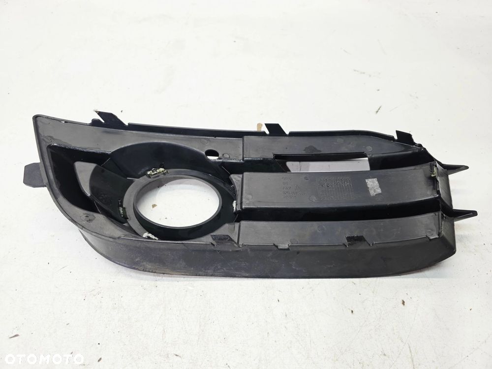 KRATKA HALOGENU ATRAPA ZDERZAKA PRZÓD PRAWA AUDI A1 8X 8X0807682A - 7