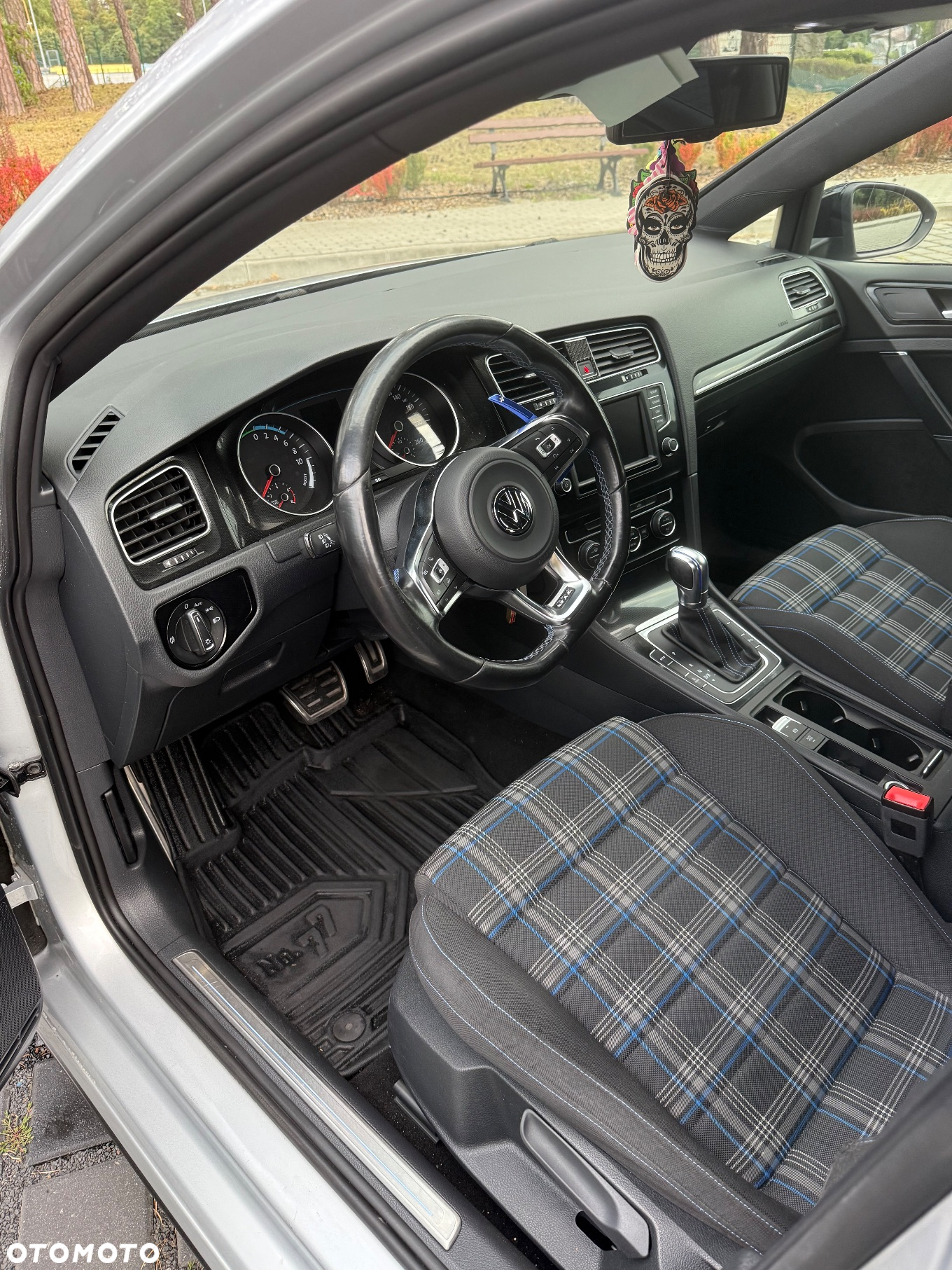 Volkswagen Golf - 13