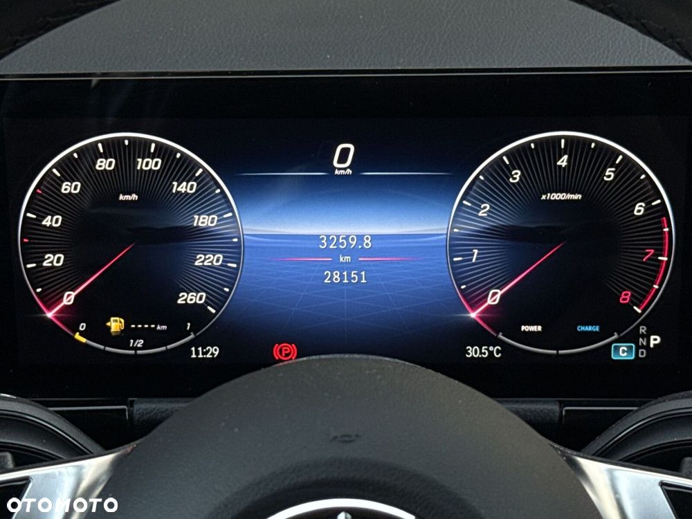 Mercedes-Benz GLA - 27